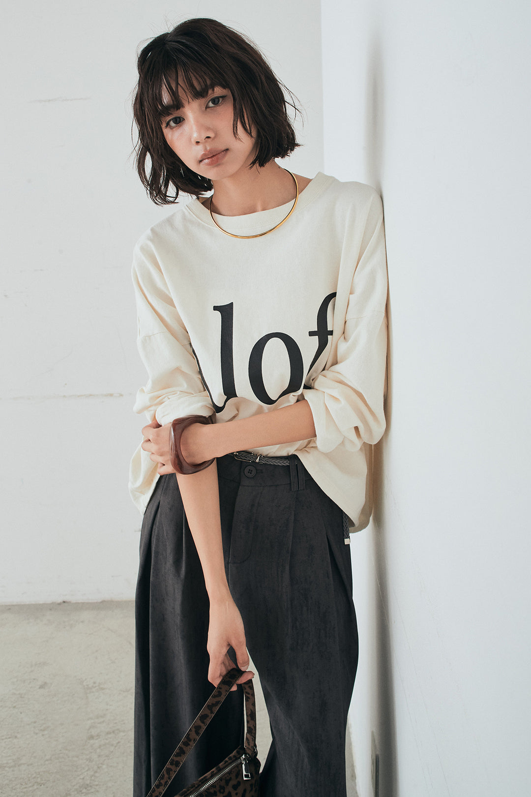 [SET]裾センタードロストロゴプリントワイドTシャツ+紐ベルト付きかすれ柄ワイドスラックス(2set)