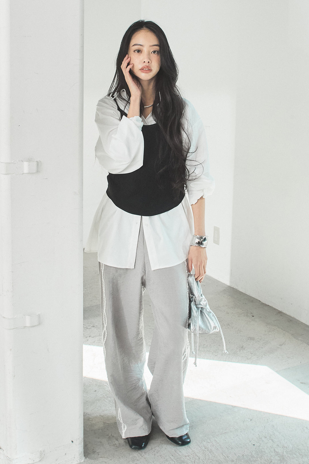 [SET]ニットキャミ付きシャツ+刺繡テープラインパンツ(2set)