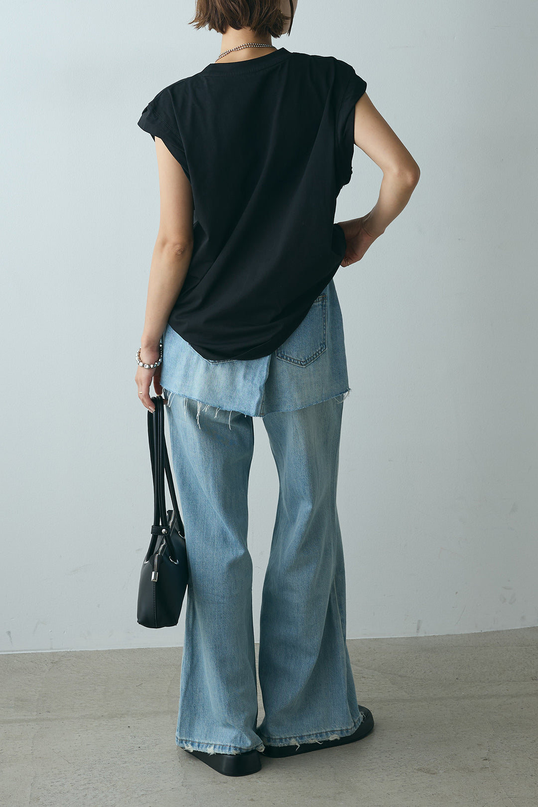 [SET]英字デザインノースリーブTシャツ+レイヤードデニムパンツ(2set)
