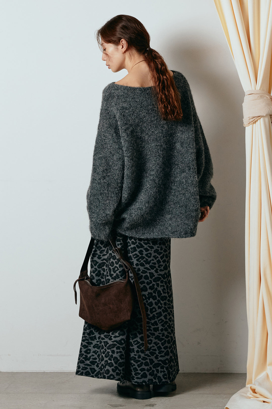 [SET]フロントロゴデザインニットトップス+レオパードロングスカート(2set)
