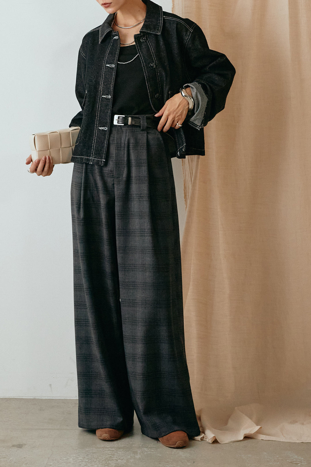 [SET]袖切りっぱなしデニムジャケット+フェイクレザーベルト付きタータンチェックパンツ(2set)