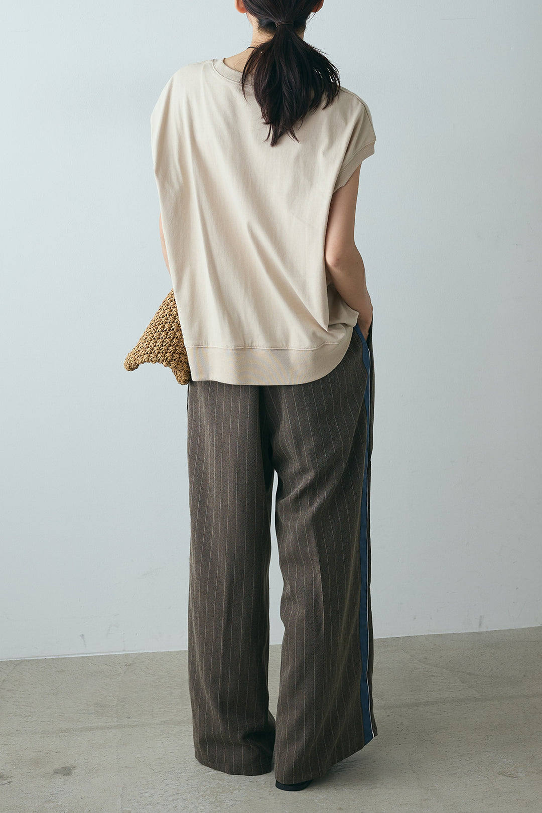 [SET]サガラ刺繍フレンチスリーブTシャツ+ピンストライプサイドラインワイドパンツ(2set)