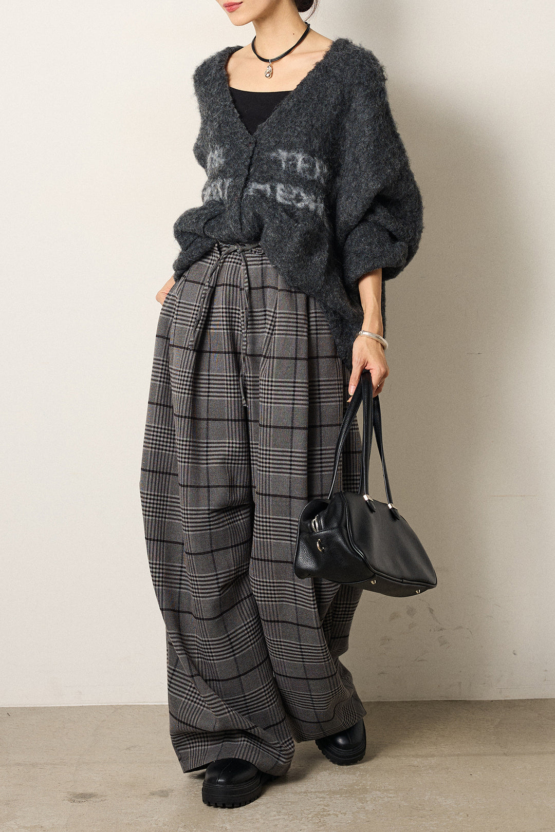 [SET]ウール混透かしロゴニットカーディガン+グレンチェックルーズタックパンツ(2set)