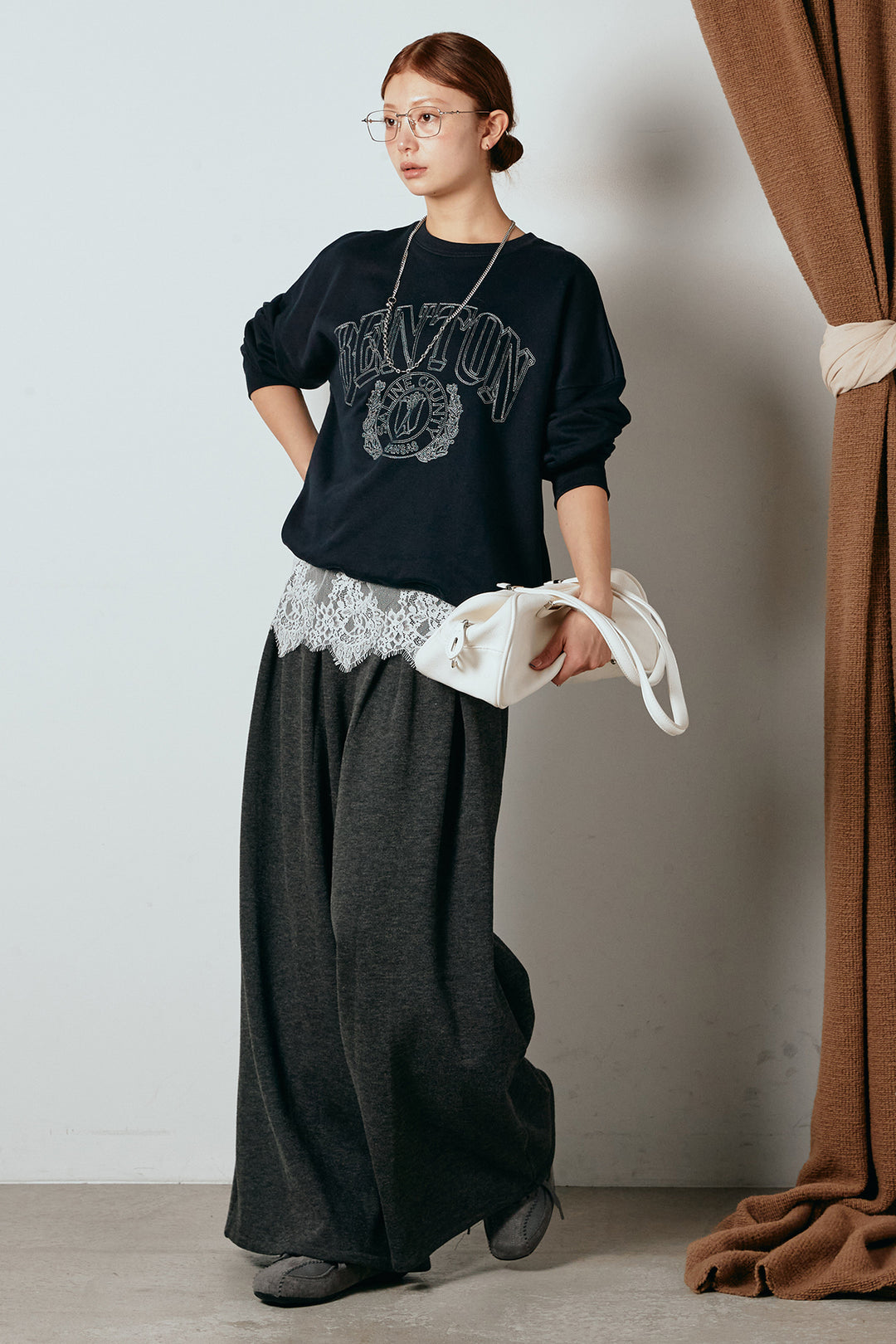 [SET]フロントロゴスウェットプルオーバー+フェイクレザー太ベルト付きタックワイドパンツ(2set)