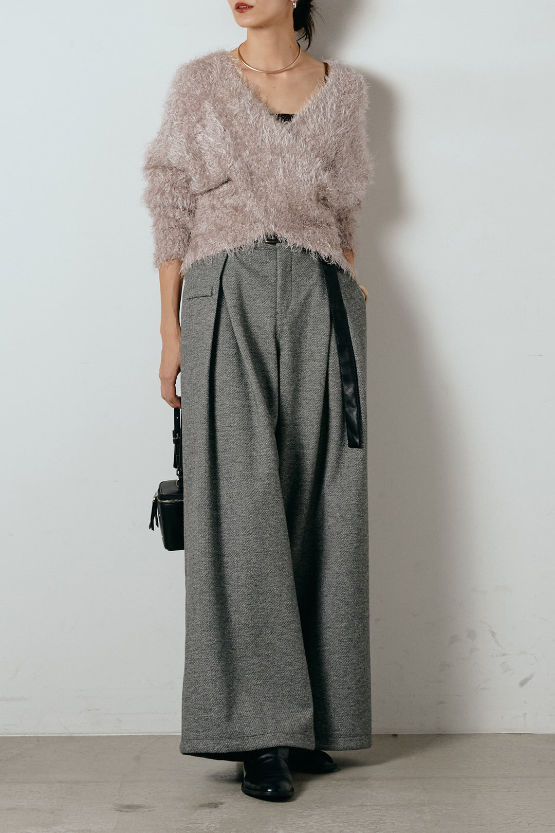 [SET]シャギークロスニットトップス+細ベルト付き起毛タックワイドパンツ(2set)