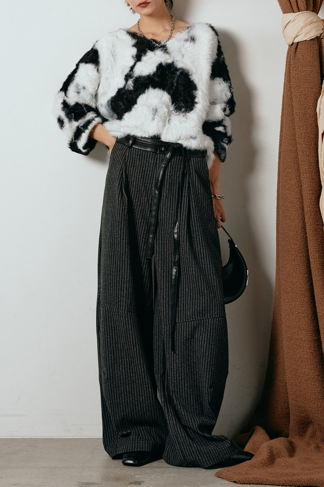 [SET]タイダイ柄シャギーニットトップス+レザーライク配色ストライプパンツ(2set)