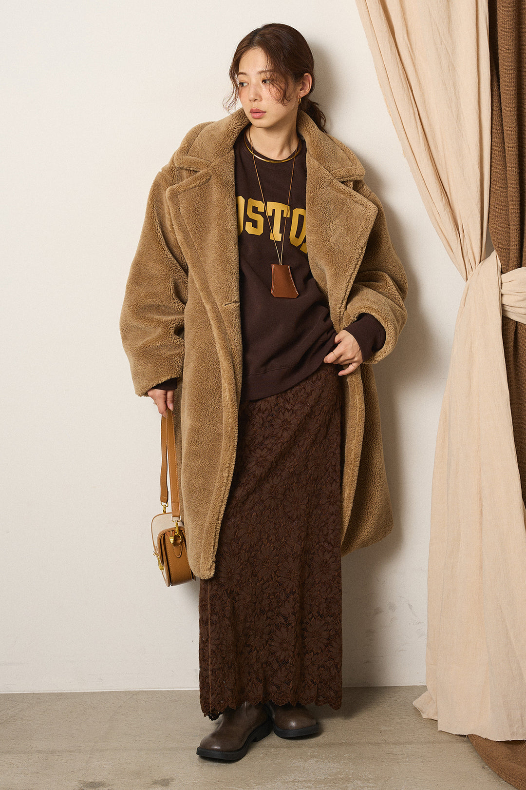 [SET]テディボアロングコート+ロゴデザインルーズスウェット+花柄刺繍ベロアフレアスカート(3set)