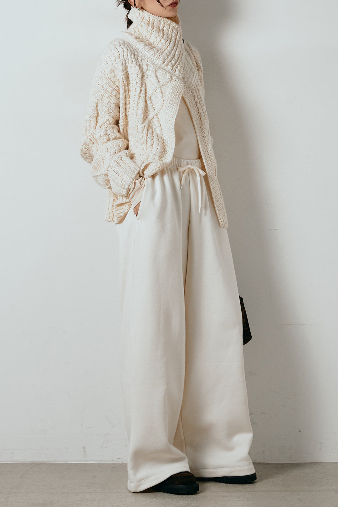 [SET]ビッグカラーケーブル編みニットトップス+2WAY袖コード刺繍クルーネックプルオーバー+裏起毛スウェットワイドパンツ(3set)