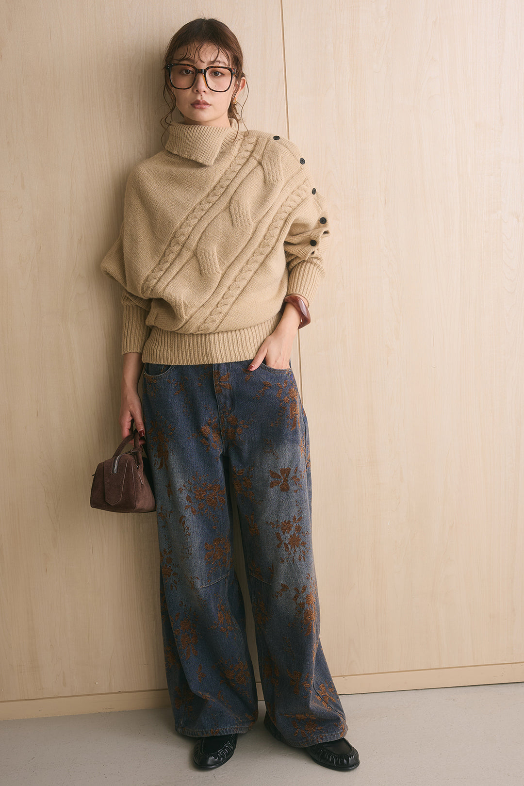[SET]アシメカラーボタンケーブルニット+フラワーモチーフ刺繍カーブデニム(2set)