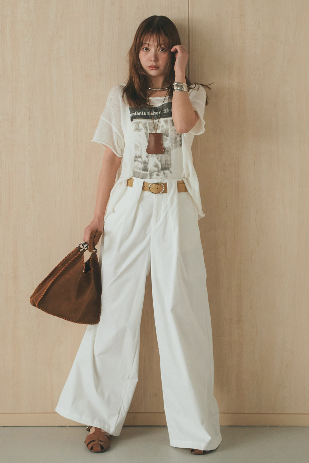 [SET]半袖モノトーングラフィックトップス+ベルトループデザインハイウエストタックパンツ(2set)