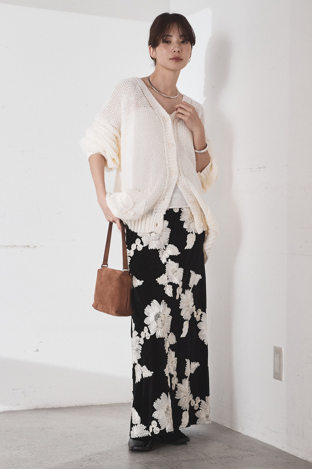 [SET]コード刺繍リラックスニットカーディガン+フラワー刺繍ワイドスカート(2set)