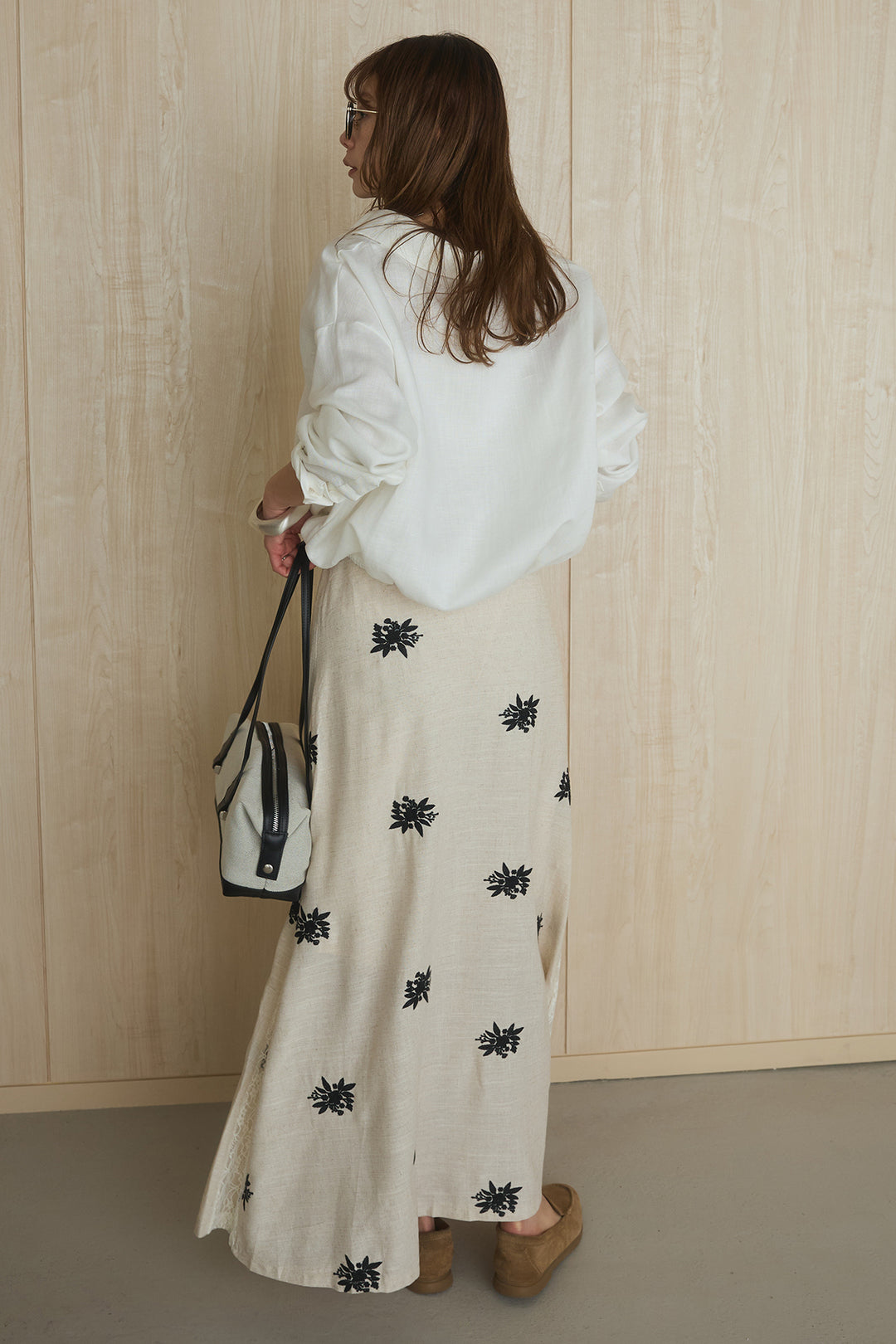 [SET]麻混襟付きトップス+レースコンビフラワー刺繍柄スカート(2set)