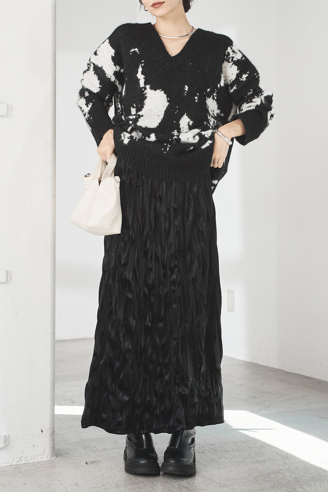 [SET]アブストラクト柄ニットプルオーバー+ベロアロングプリーツスカート(2set)