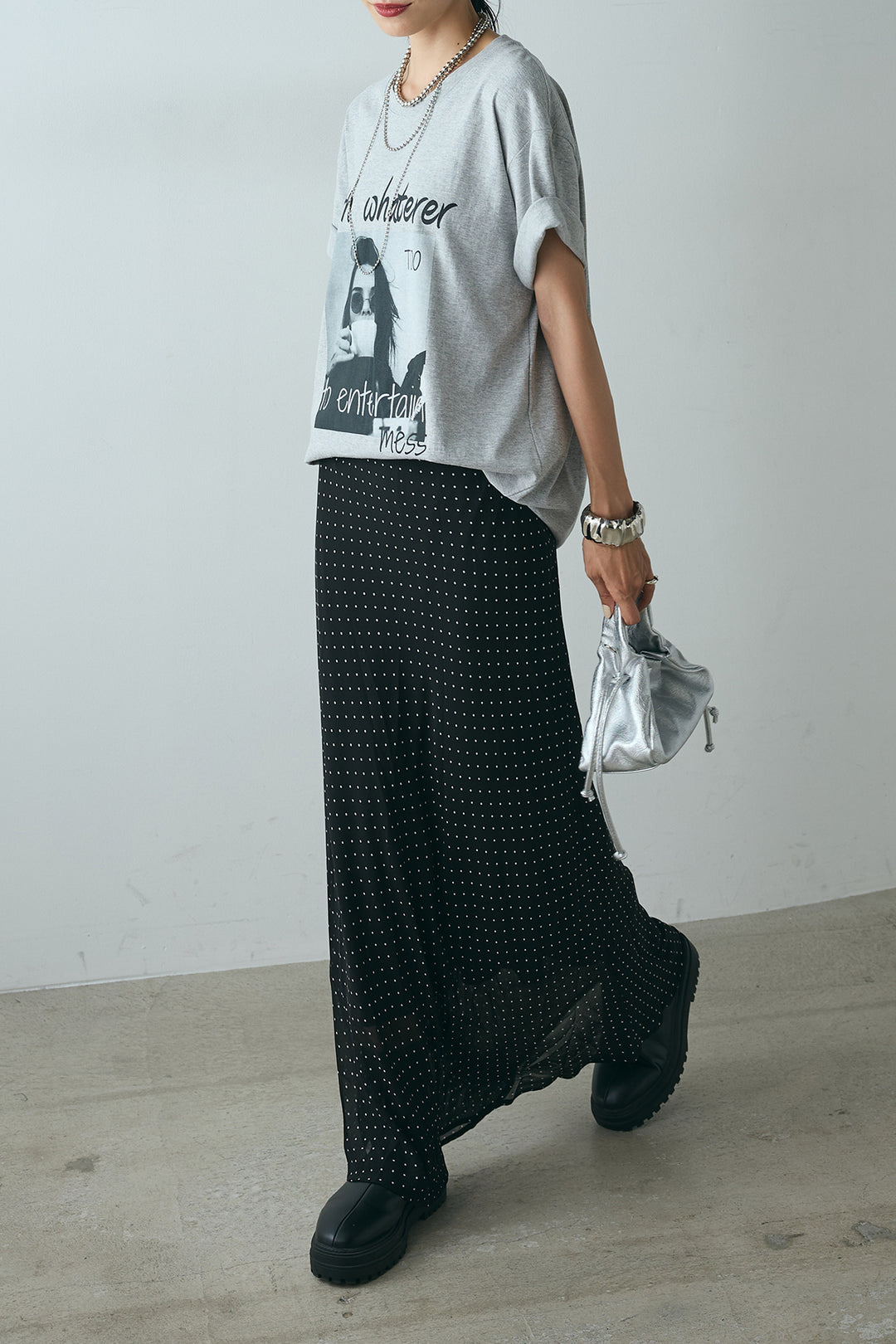 [SET]モノトーンフォトプリントTシャツ+マルチ柄シアースカート(2set)