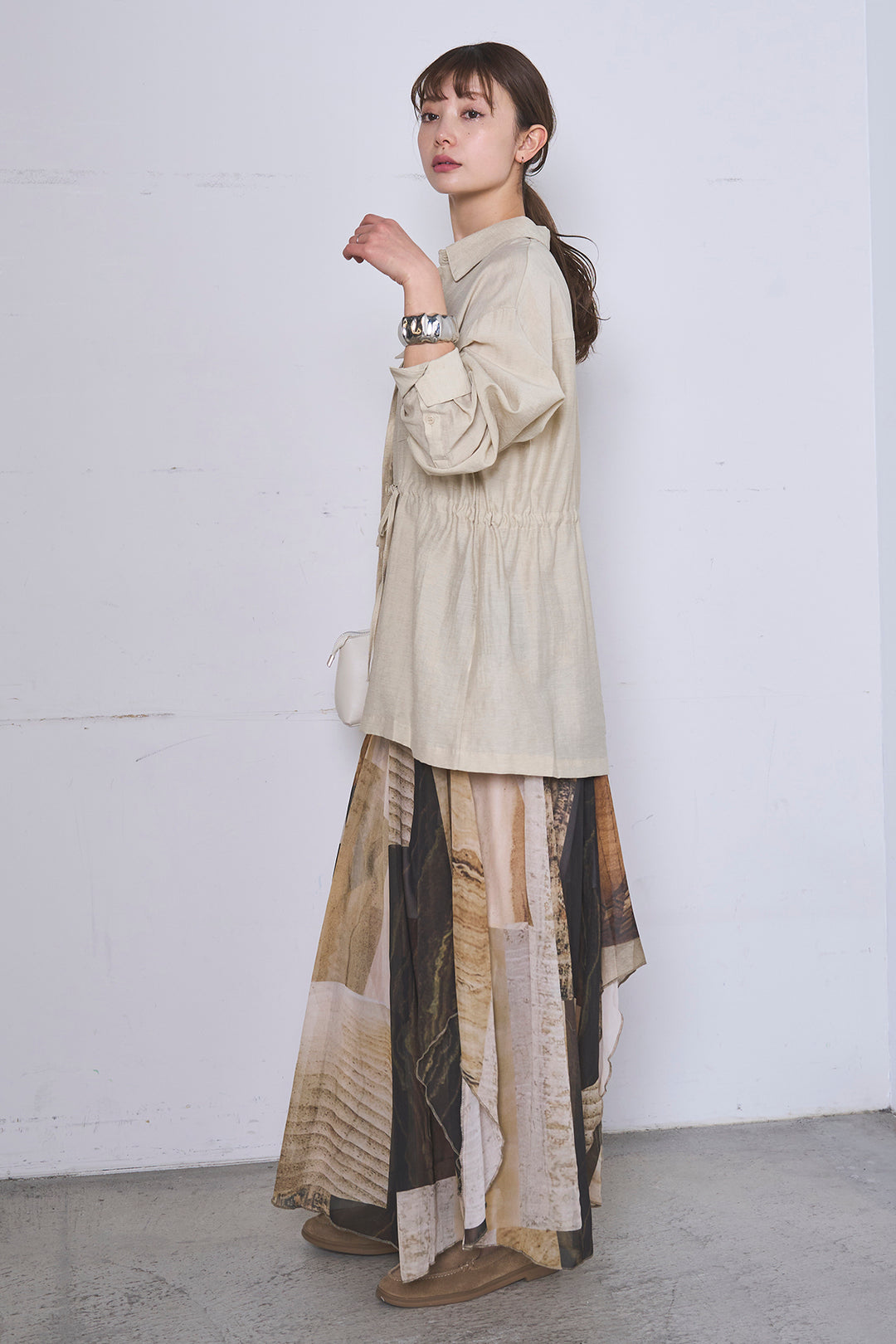 [SET]リネンブレンドシアーサファリシャツ+アートペイント柄スカート(2set)