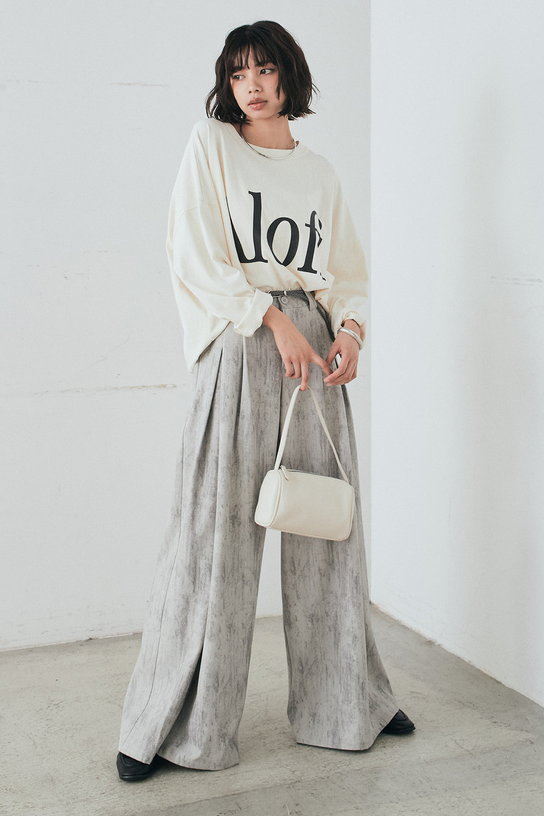 [SET]裾センタードロストロゴプリントワイドTシャツ+紐ベルト付きかすれ柄ワイドスラックス(2set)