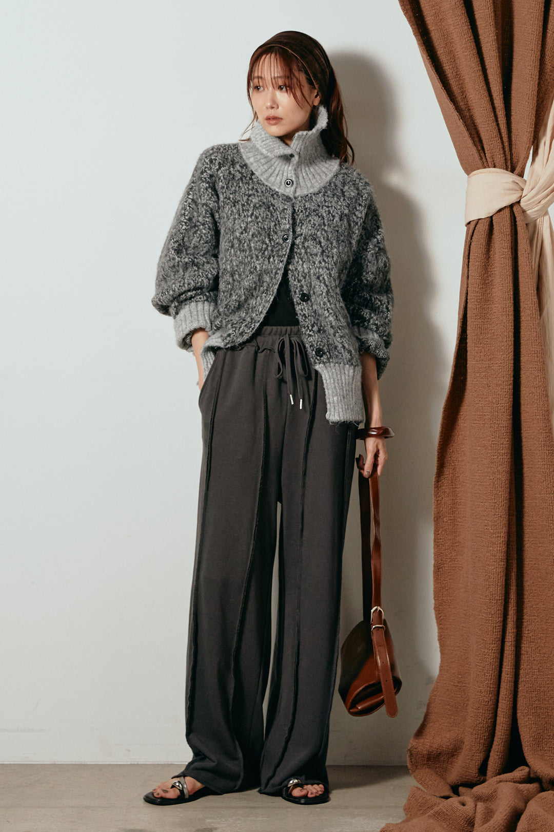 [SET]ハイネックミックスニットトップス+フロントラインデザインワイドスウェットパンツ(2set)