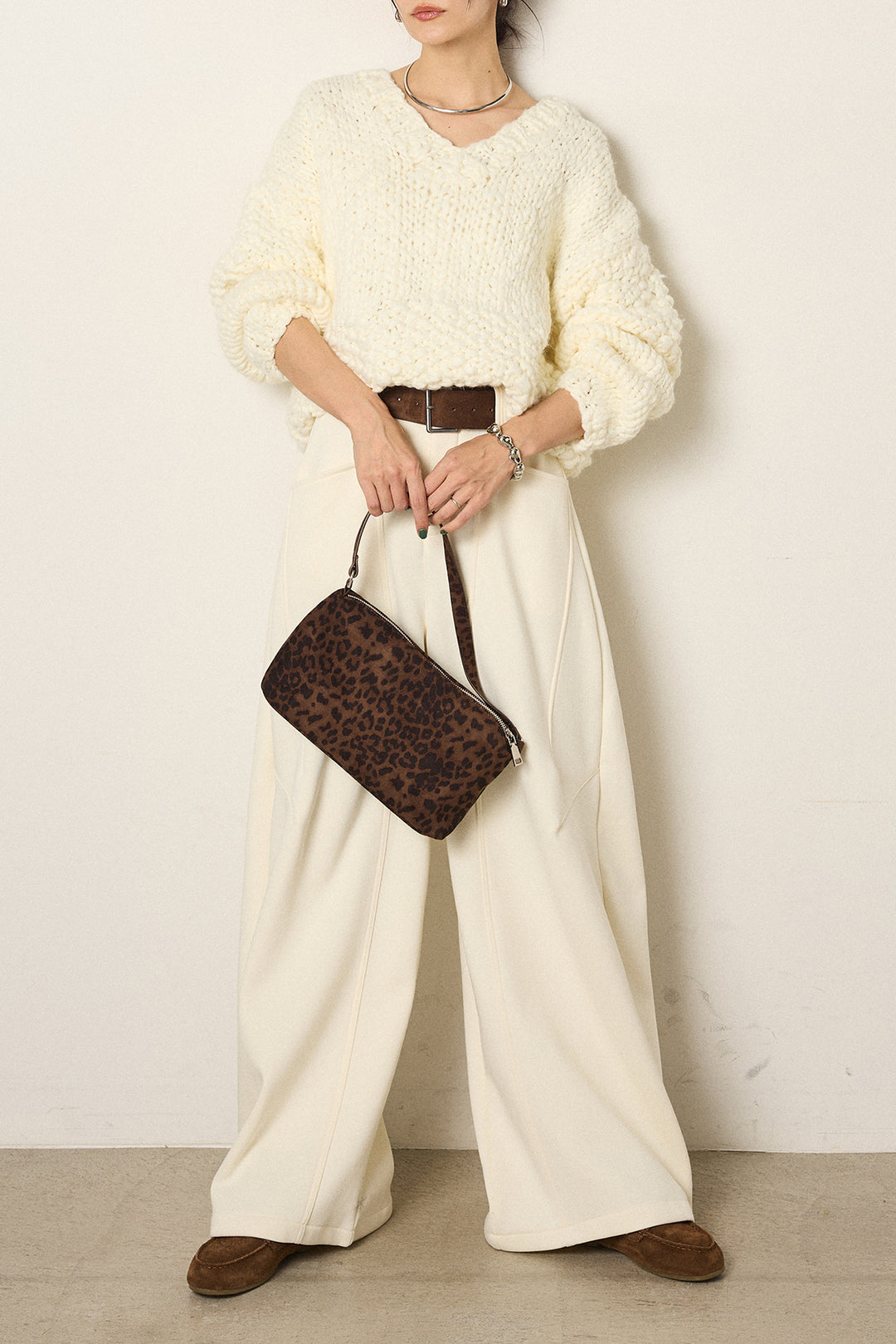 [SET]Vネックハンド編みニットトップス+太ベルト付きスウェットワイドカーブパンツ(2set)