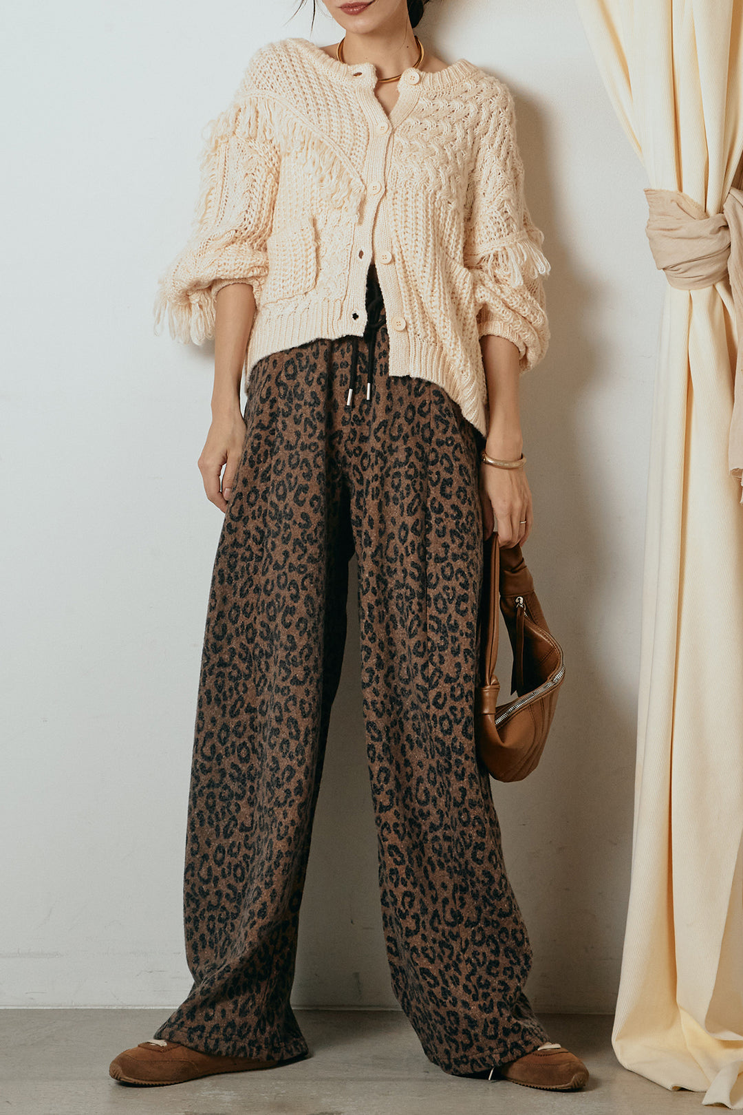 [SET]ランダムフリンジニットカーディガン+リラックスレオパード柄ワイドパンツ(2set)