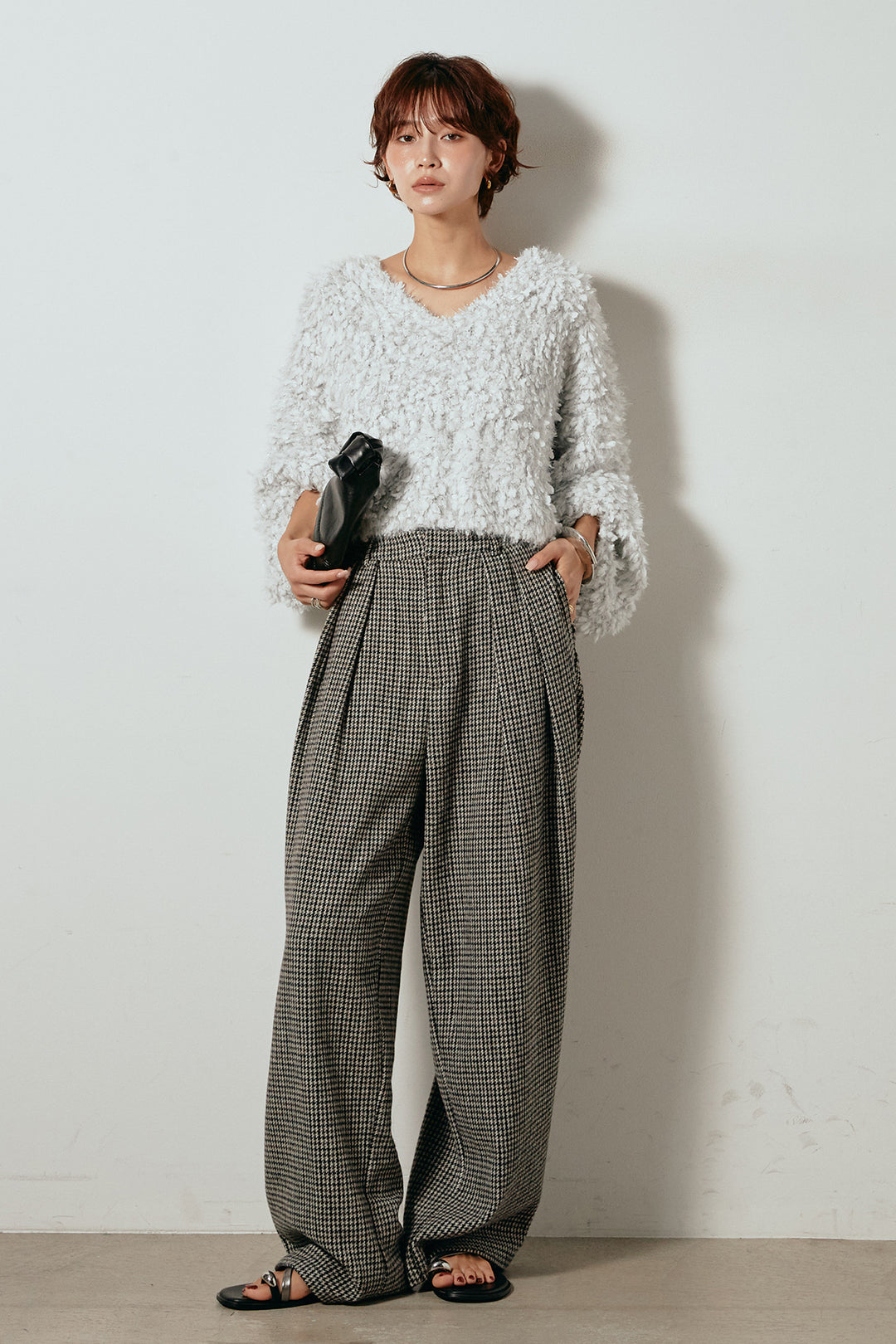 [SET]深Vネックチョウチョヤーンニットトップス+ガンクラブチェックタックパンツ(2set)