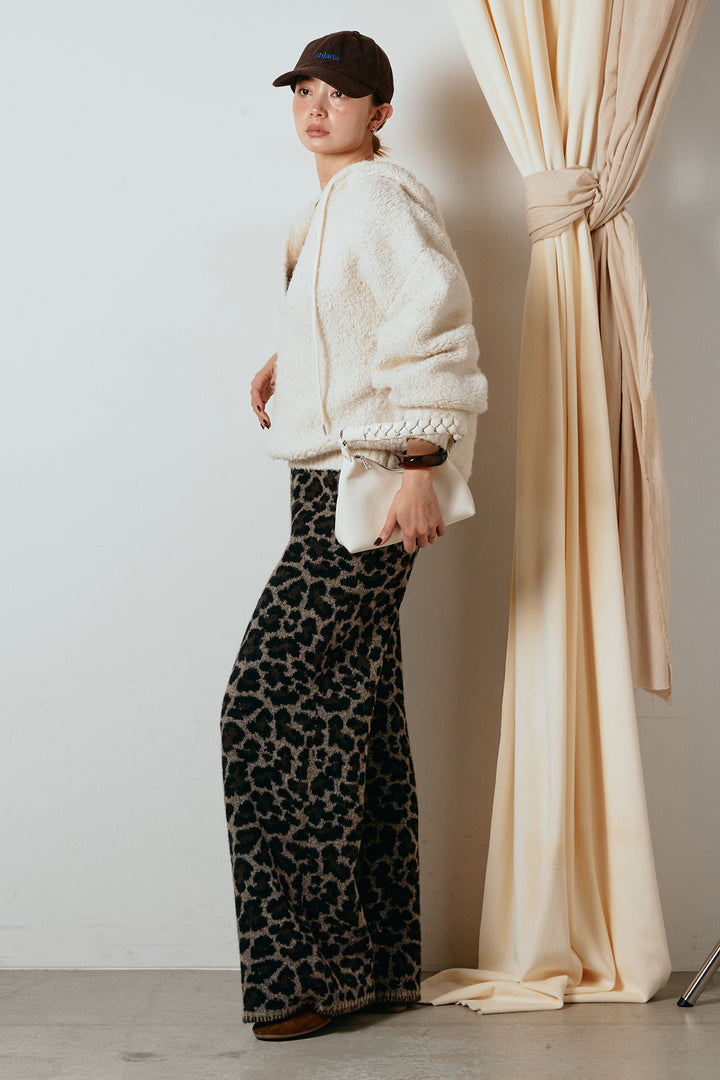 [SET]ブークレキーネックプルオーバー+リラックスレオパード柄ニットパンツ(2set)