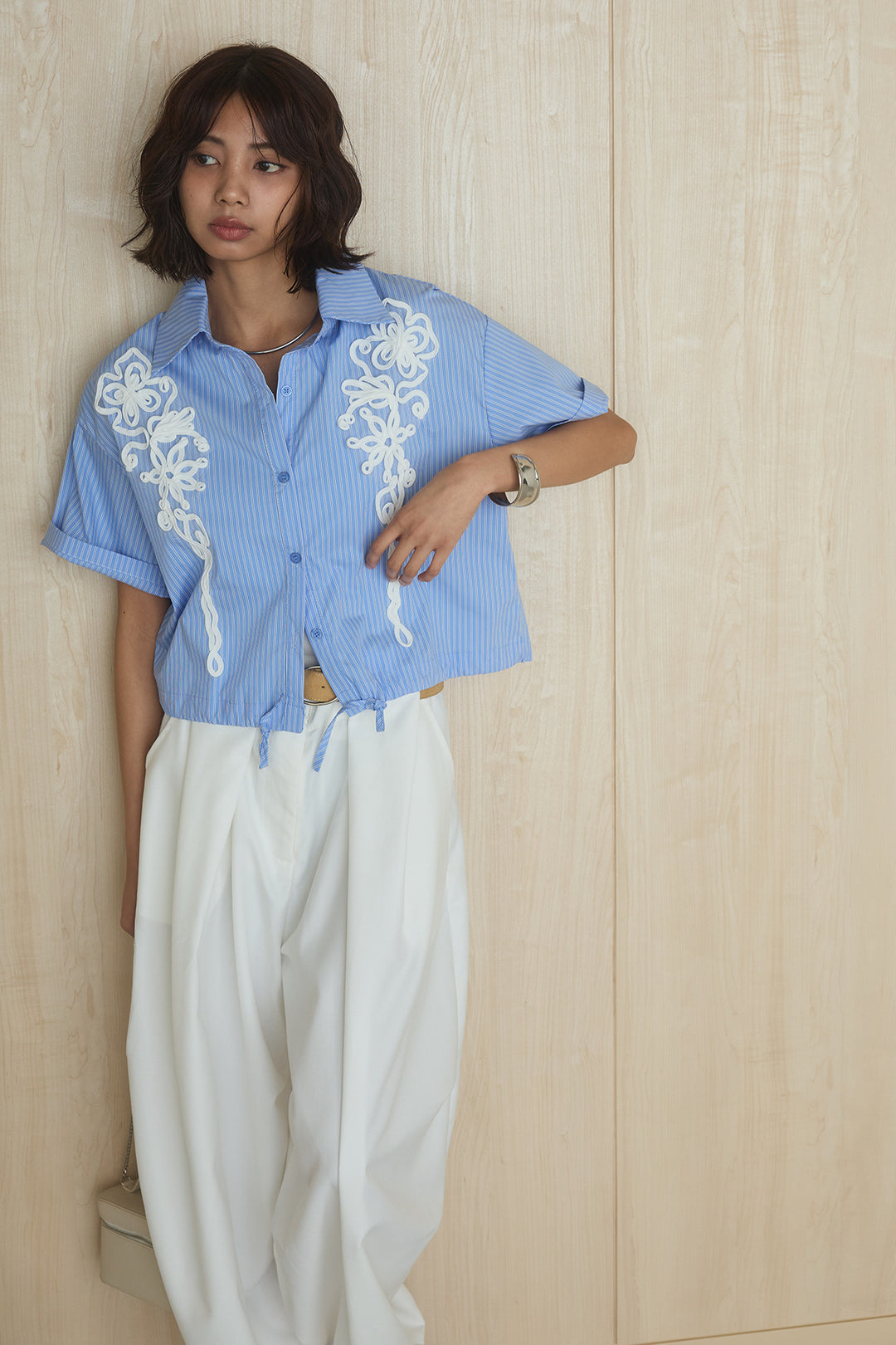 [SET]フロントテープ刺繍ウエストドロストシャツ+ベルトループワイドパンツ/ホワイト(2set)