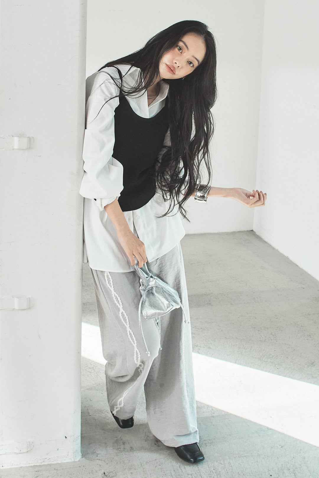 [SET]ニットキャミ付きシャツ+刺繡テープラインパンツ(2set)