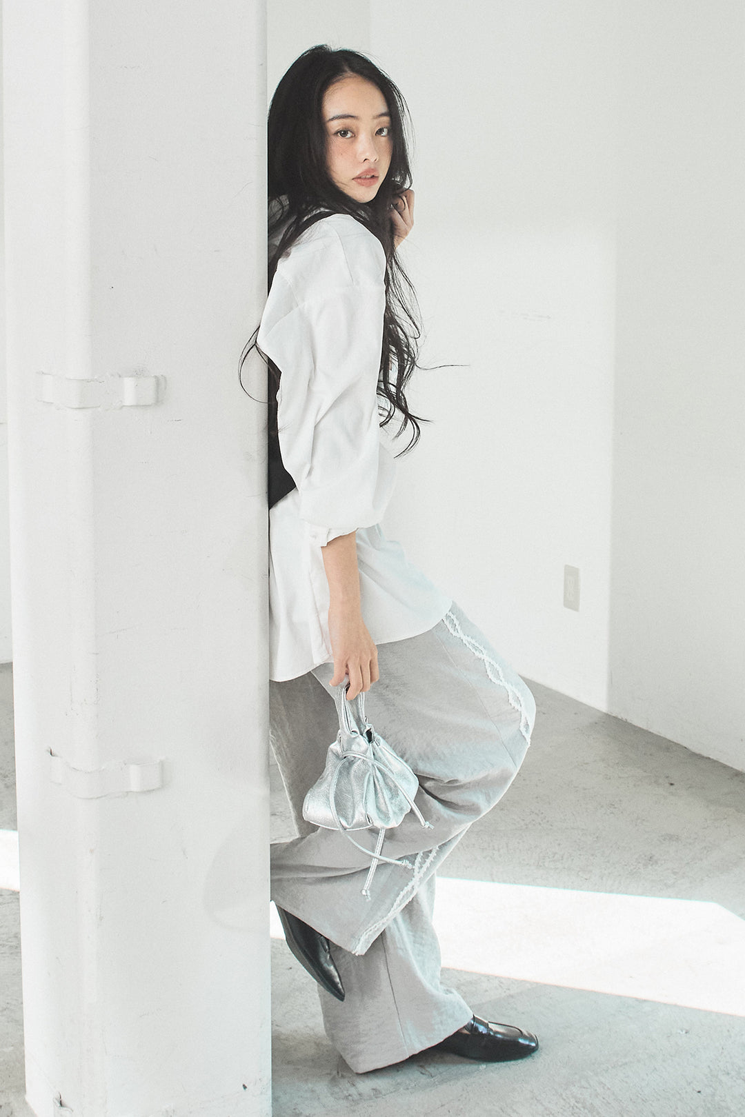 [SET]ニットキャミ付きシャツ+刺繡テープラインパンツ(2set)