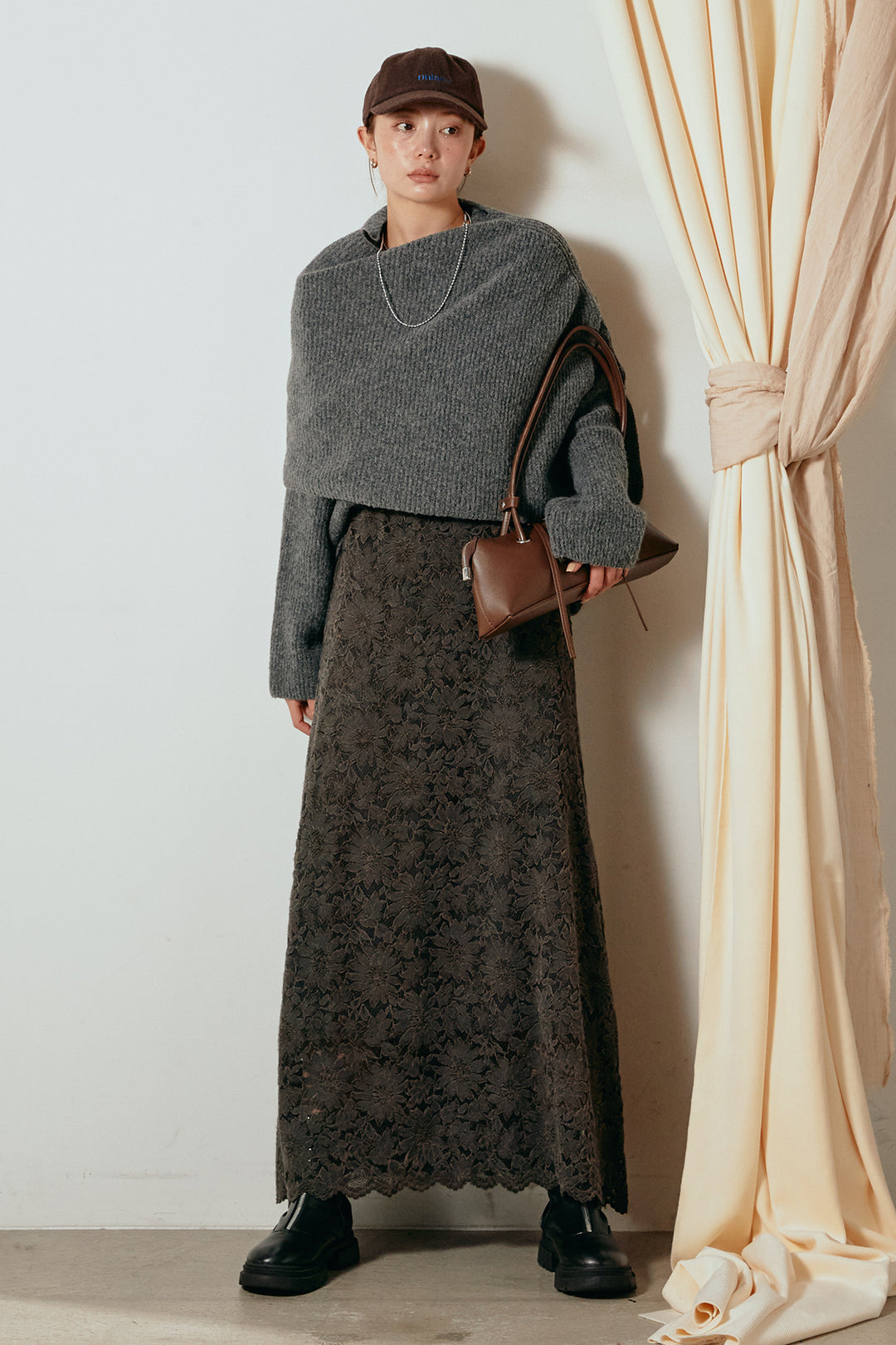 [SET]ケープデザインリブニットトップス+花柄刺繍ベロアフレアスカート(2set)