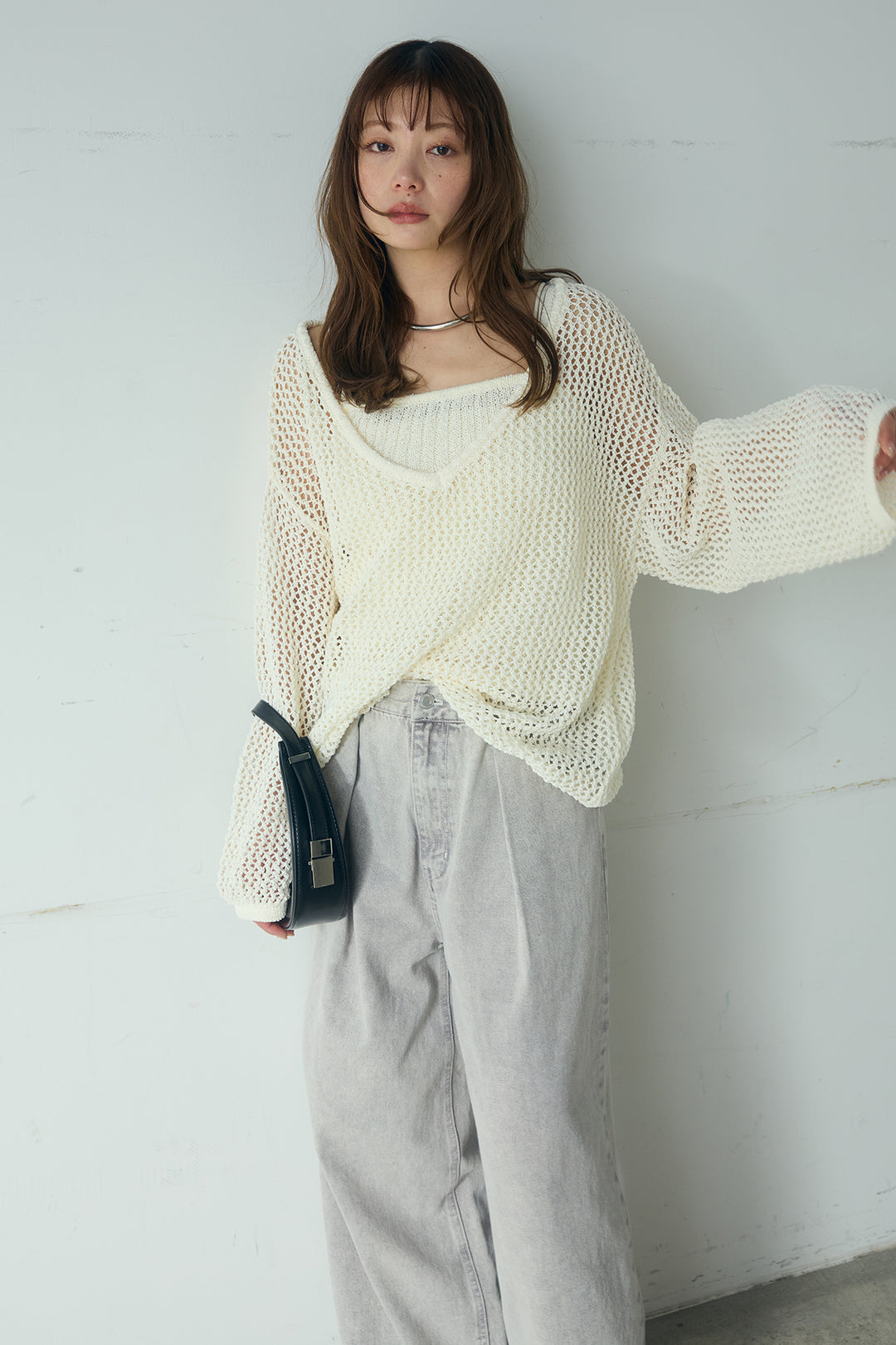 [SET]メッシュ編みビスチェセットVネックプルオーバー+カラーデニムタックカーブパンツ(2set)