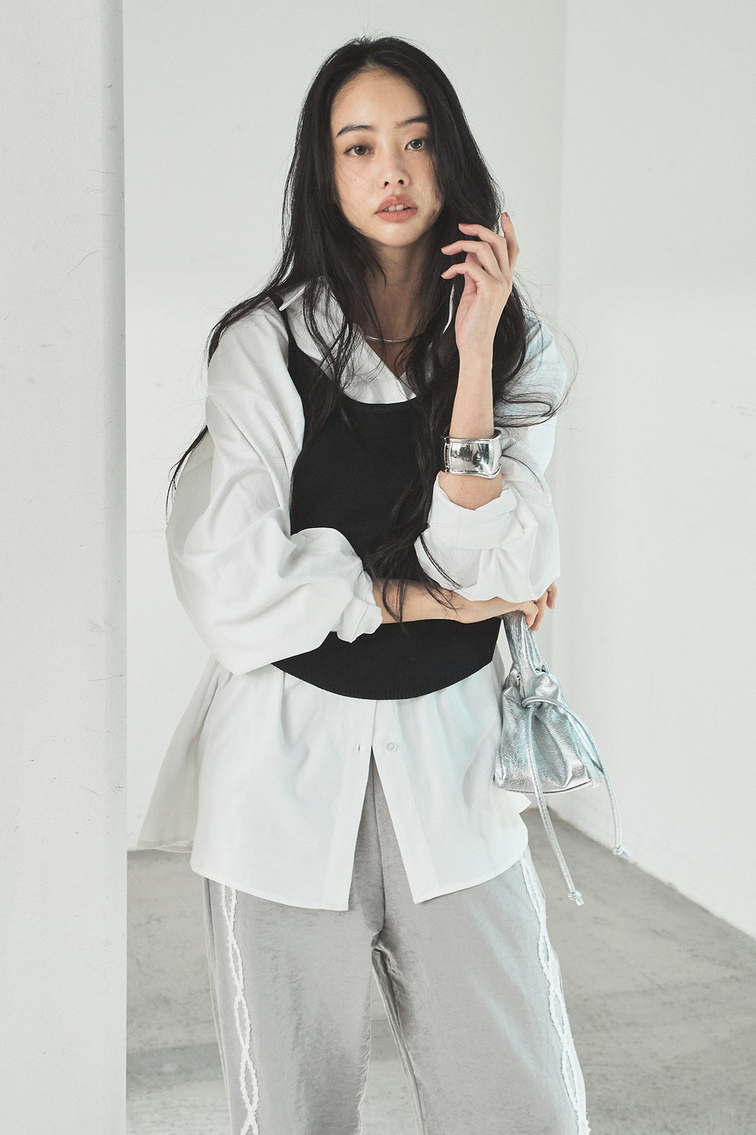 [SET]ニットキャミ付きシャツ+刺繡テープラインパンツ(2set)