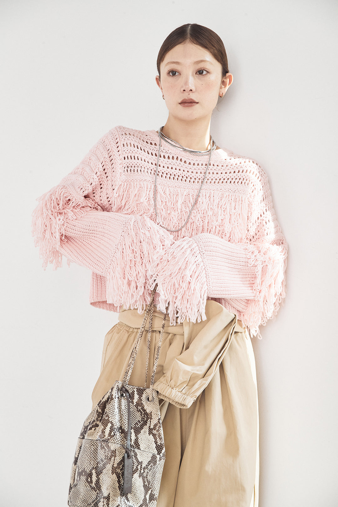 [SET]メッシュフリンジ切り替えプルオーバー+合繊ツイルスタンドウエスト巻きジョガーパンツ(2set)