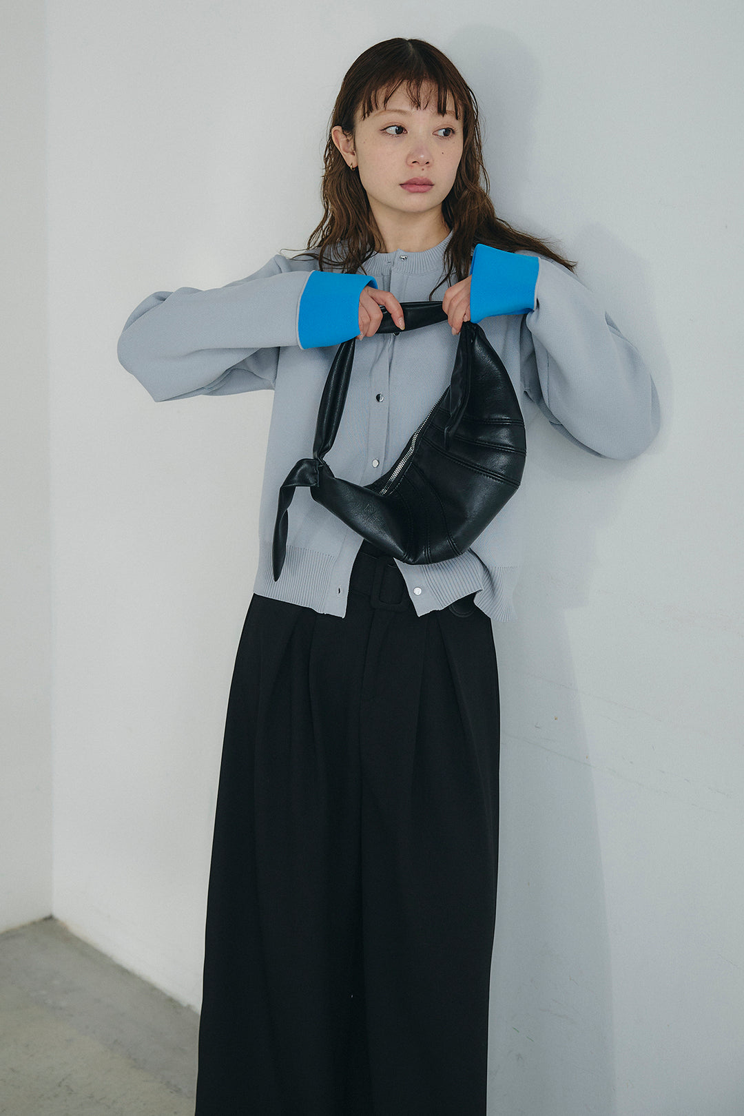 [SET]リバーシブル配色ニットカーディガン+ベルト付きツータックワイドパンツ(2set)