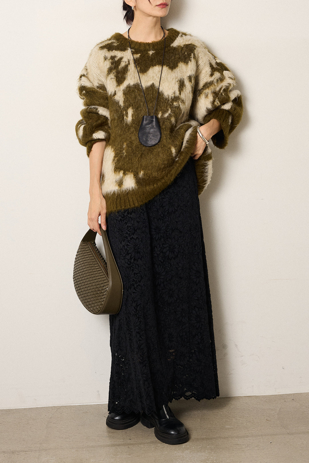 [SET]モヘアタッチマーブルニット+花柄刺繍ベロアフレアスカート(2set)