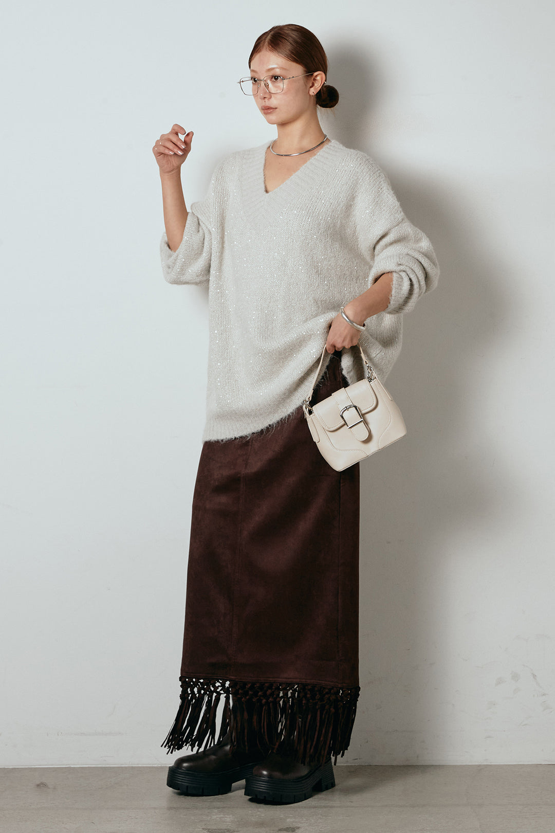 [SET]Vネックルーズラメニットトップス+スウェードライク裾フリンジスカート(2set)