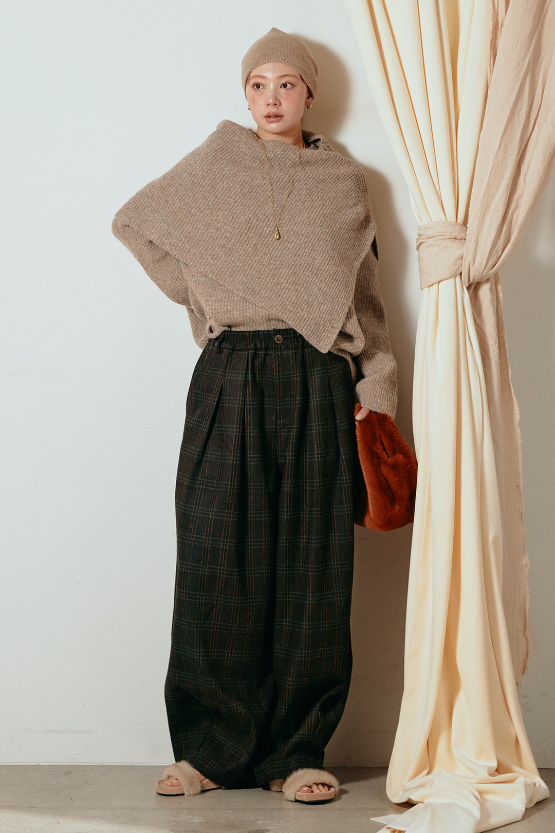 [SET]ケープデザインリブニットトップス+タータンチェック柄タックパンツ(2set)