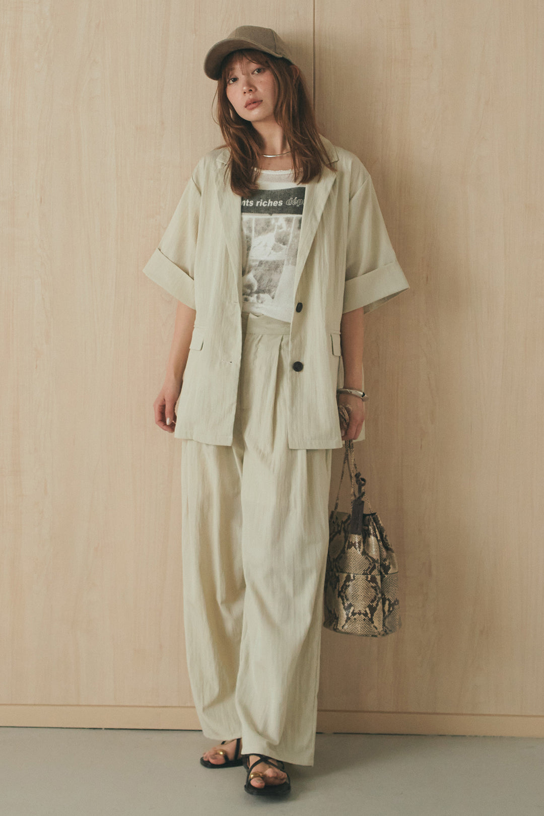 [SET]リネンライクテーラードハーフスリーブジャケット+リネンライク2タックワイドパンツ+半袖モノトーングラフィックトップス(3set)