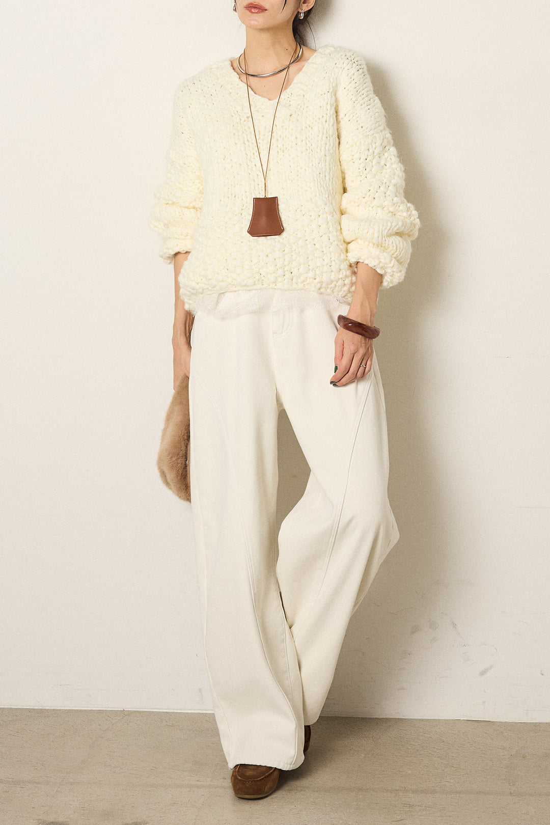 [SET]Vネックハンド編みニットトップス+ベルト付きカジュアルカーブワイドパンツ+レース切り替えキャミソール(3set)