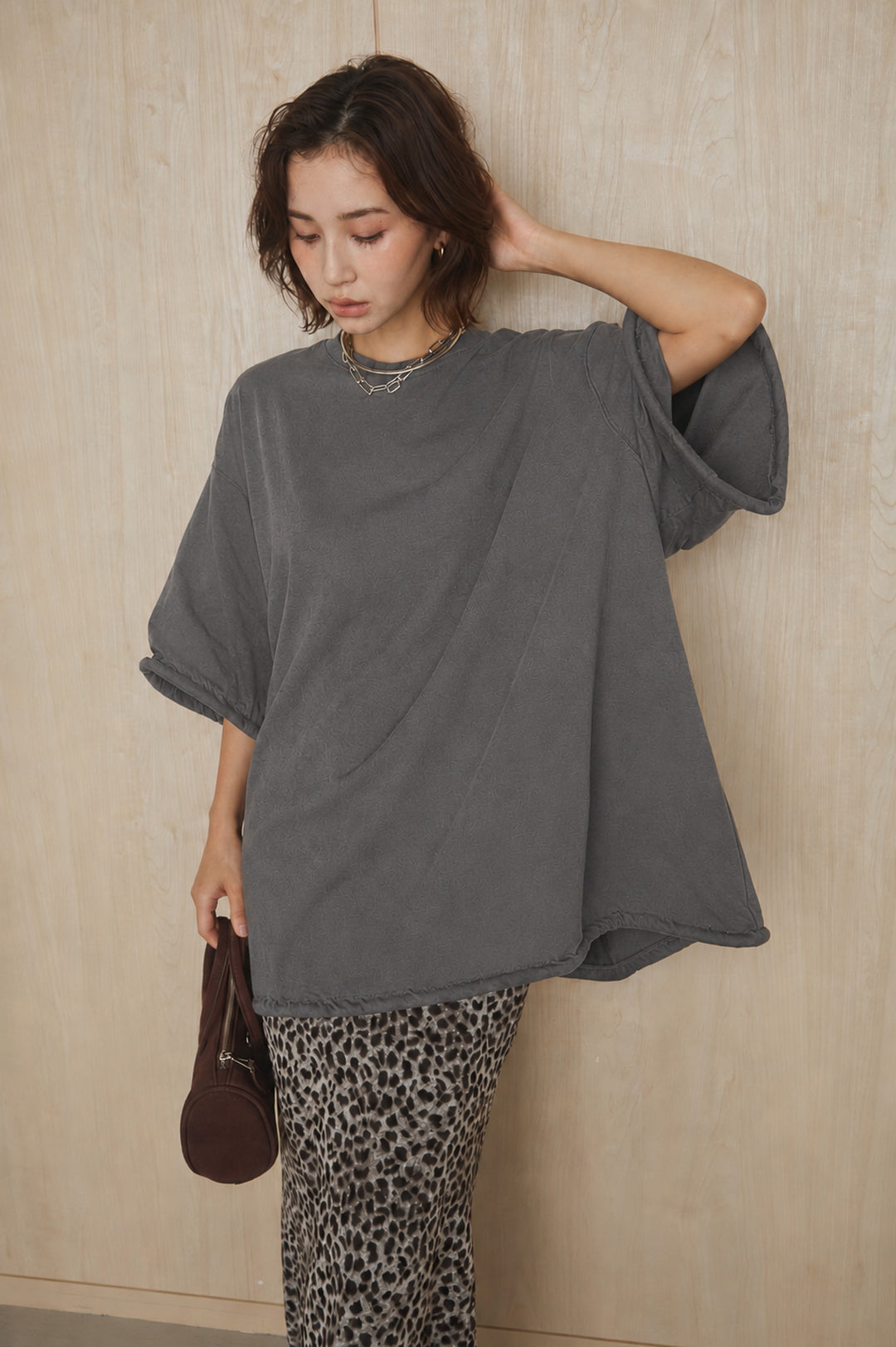 [SET]バックワンポイントデザインオーバーTシャツ+リラックスレオパードナロースカート(2set)