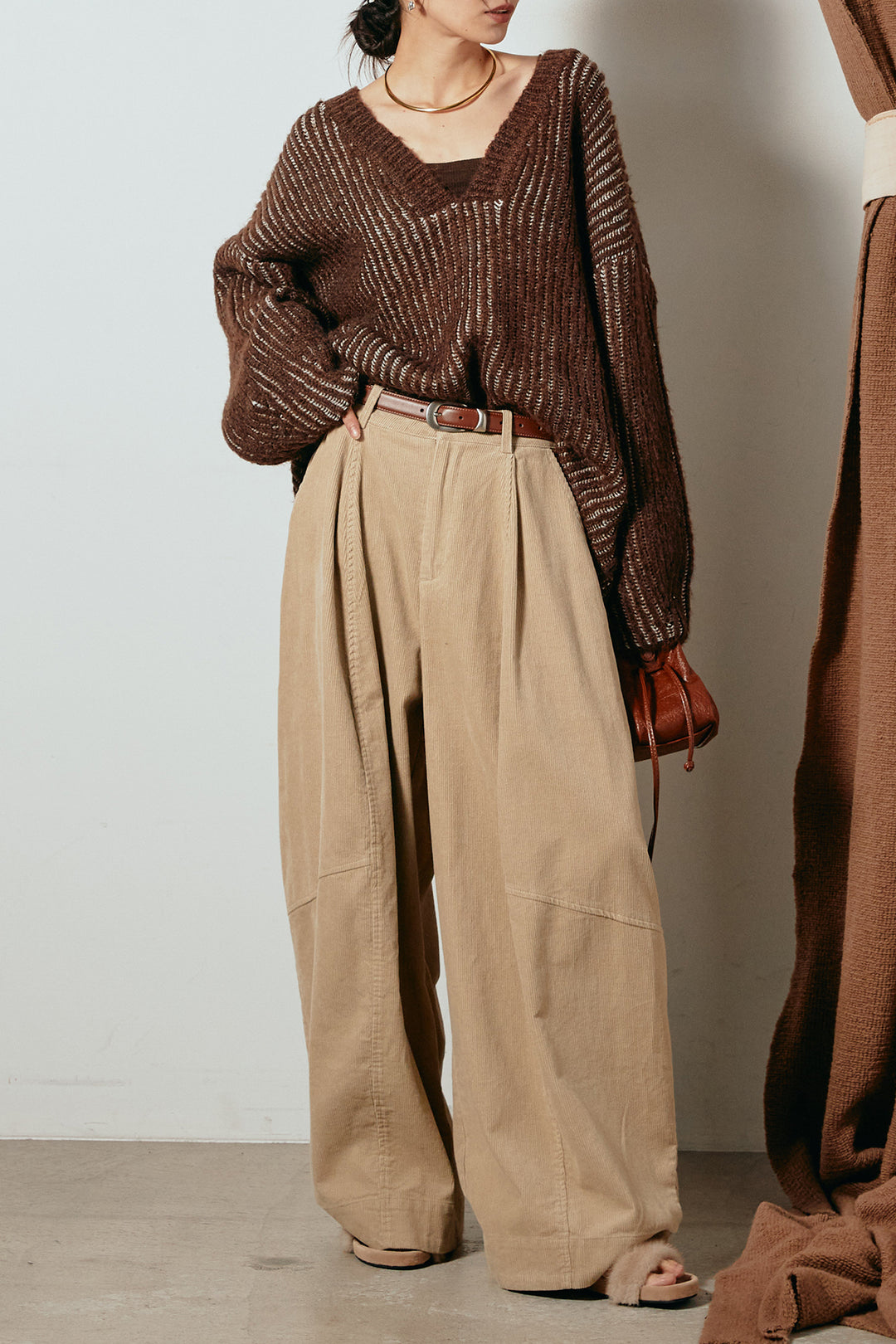 [SET]アルパカタッチ深Vニットトップス+タック入りコーデュロイワイドパンツ(2set)