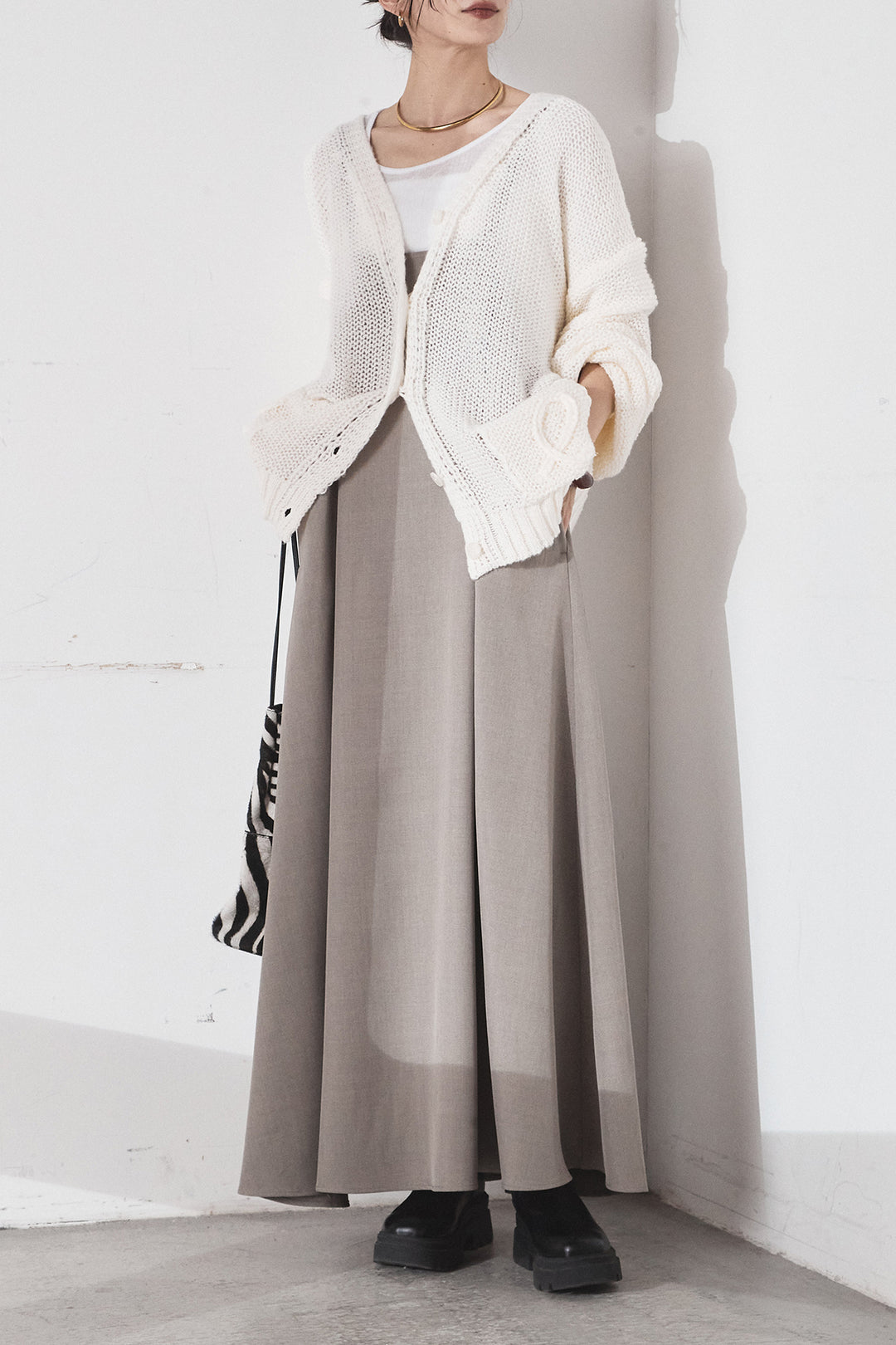 [SET]コード刺繍リラックスニットカーディガン+フレアリラックスキャミワンピース(2set)