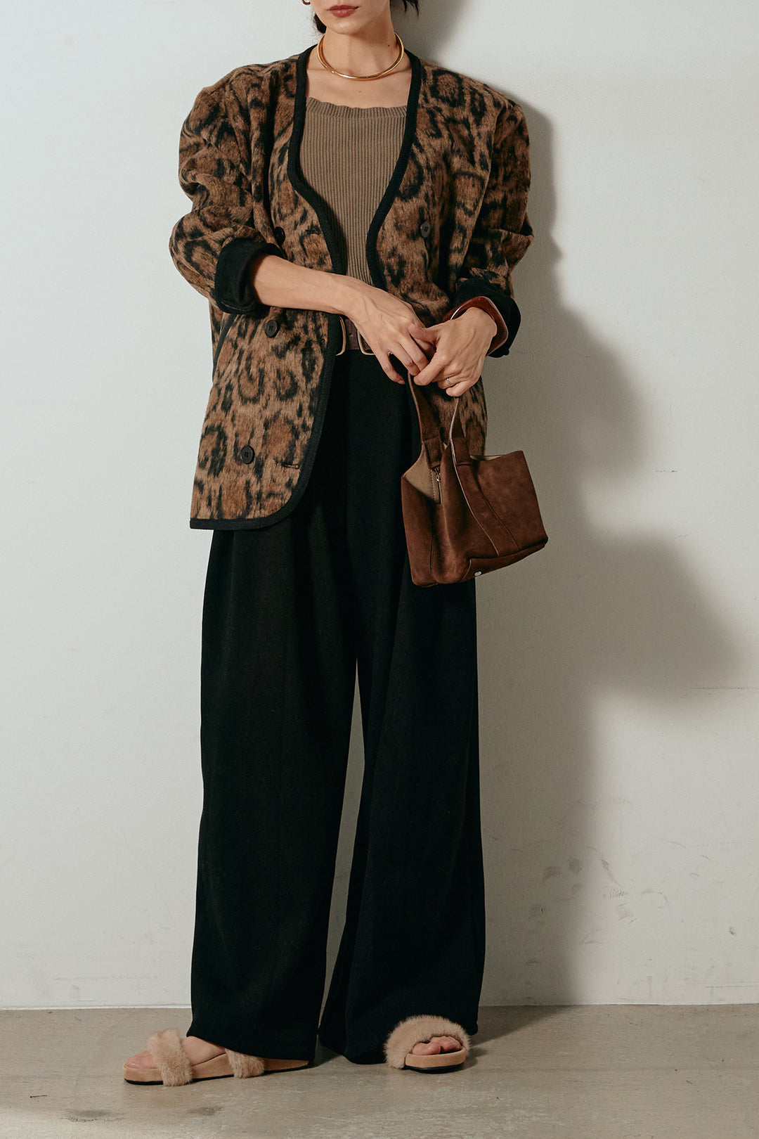 [SET]ノーカラーレオパード柄アウター+フェイクレザー太ベルト付きタックワイドパンツ(2set)