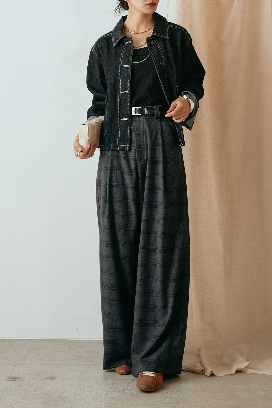 [SET]袖切りっぱなしデニムジャケット+フェイクレザーベルト付きタータンチェックパンツ(2set)