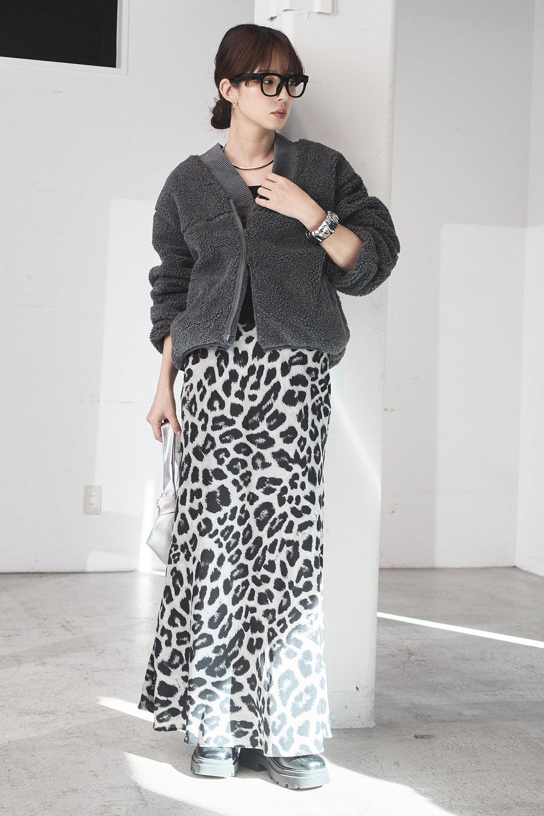 [SET]ノーカラーリブボアアウター+レオパードサテンナロースカート(2set)