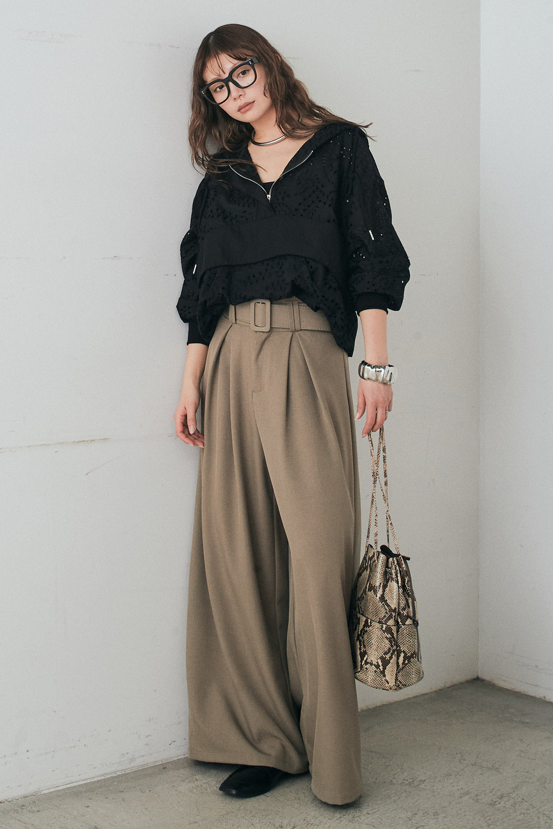 [SET]レースハーフジップアップフーディー+ベルト付きツータックワイドパンツ(2set)