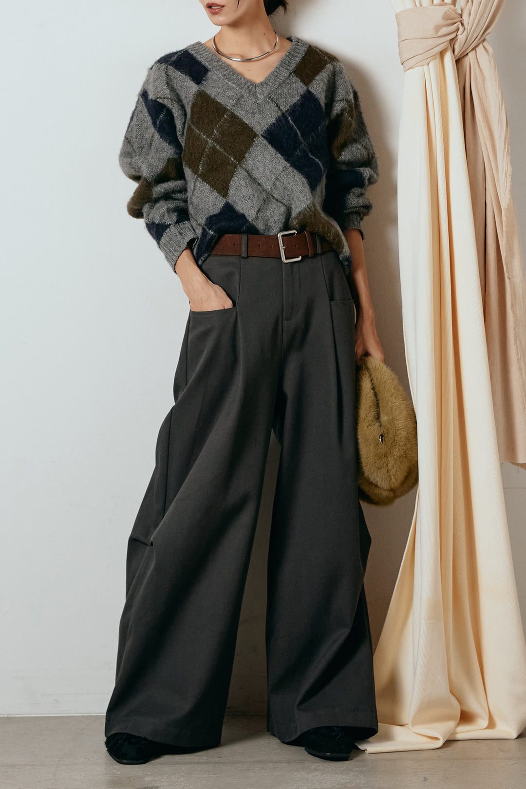[SET]アクリルモヘアアーガイルVネックプルオーバー+太ベルト付きタックデザインワイドパンツ(2set)