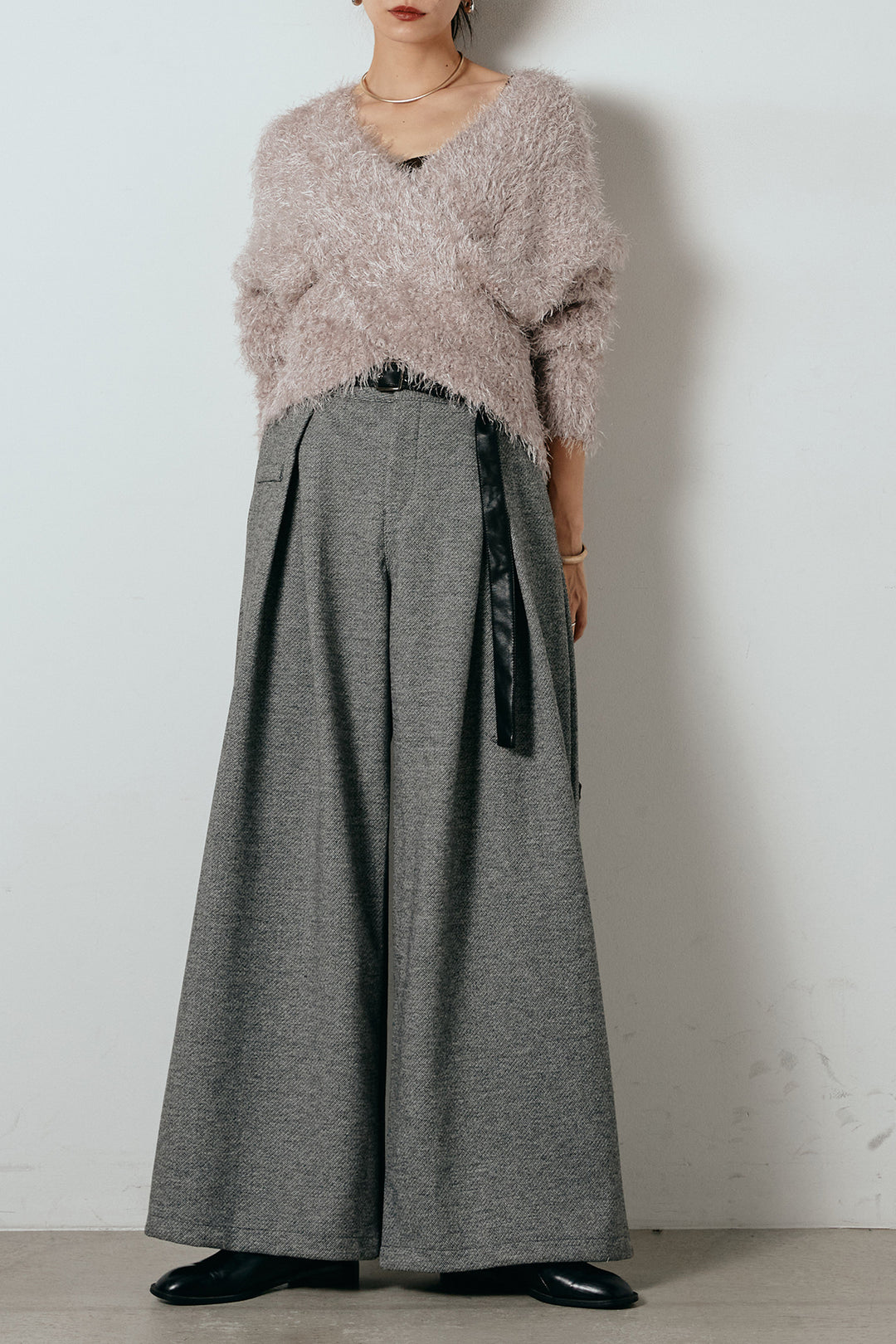 [SET]シャギークロスニットトップス+細ベルト付き起毛タックワイドパンツ(2set)