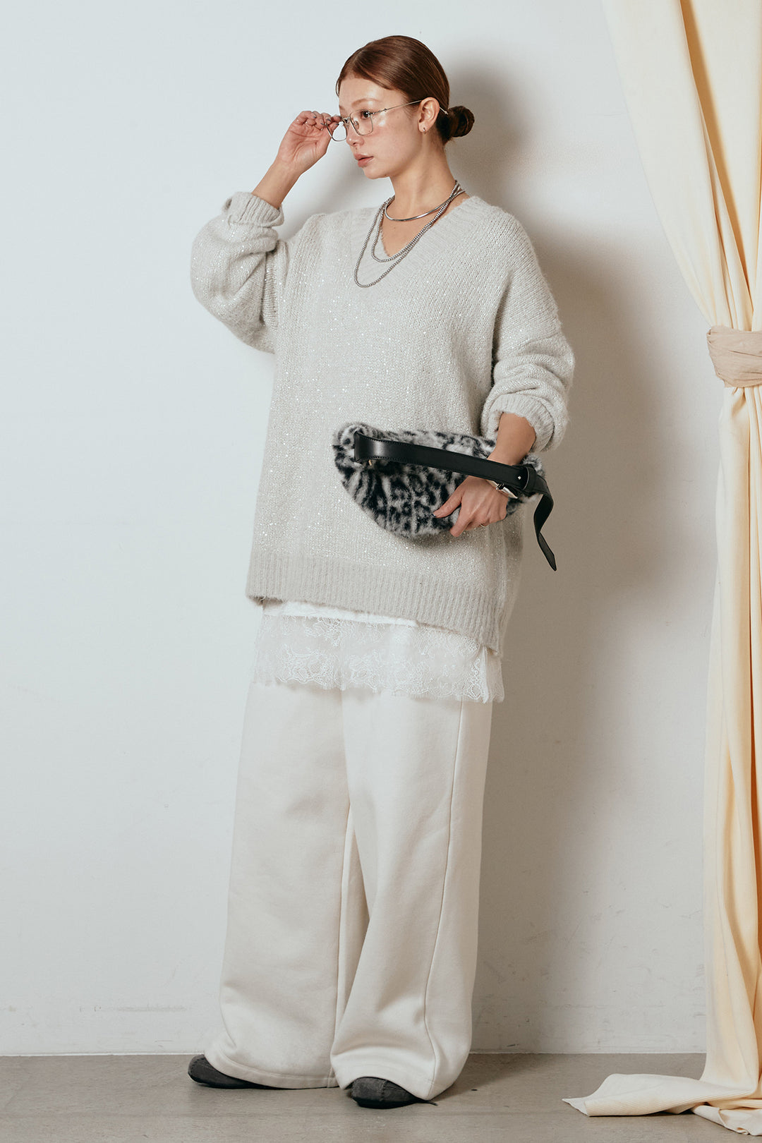 [SET]Vネックルーズラメニットトップス+裏起毛スウェットワイドパンツ+レース切り替えキャミソール(3set)