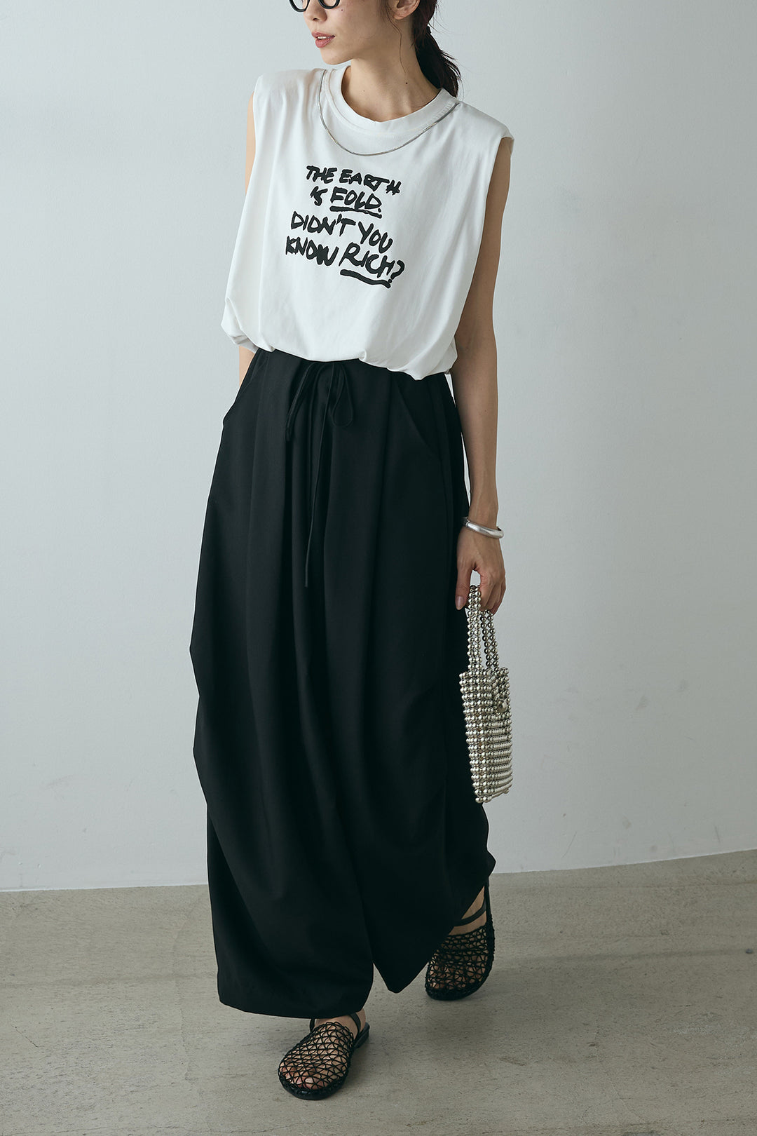 [SET]シルバーネックレス付きロゴTシャツ+ランダムタック入りワイドパンツ(2set)