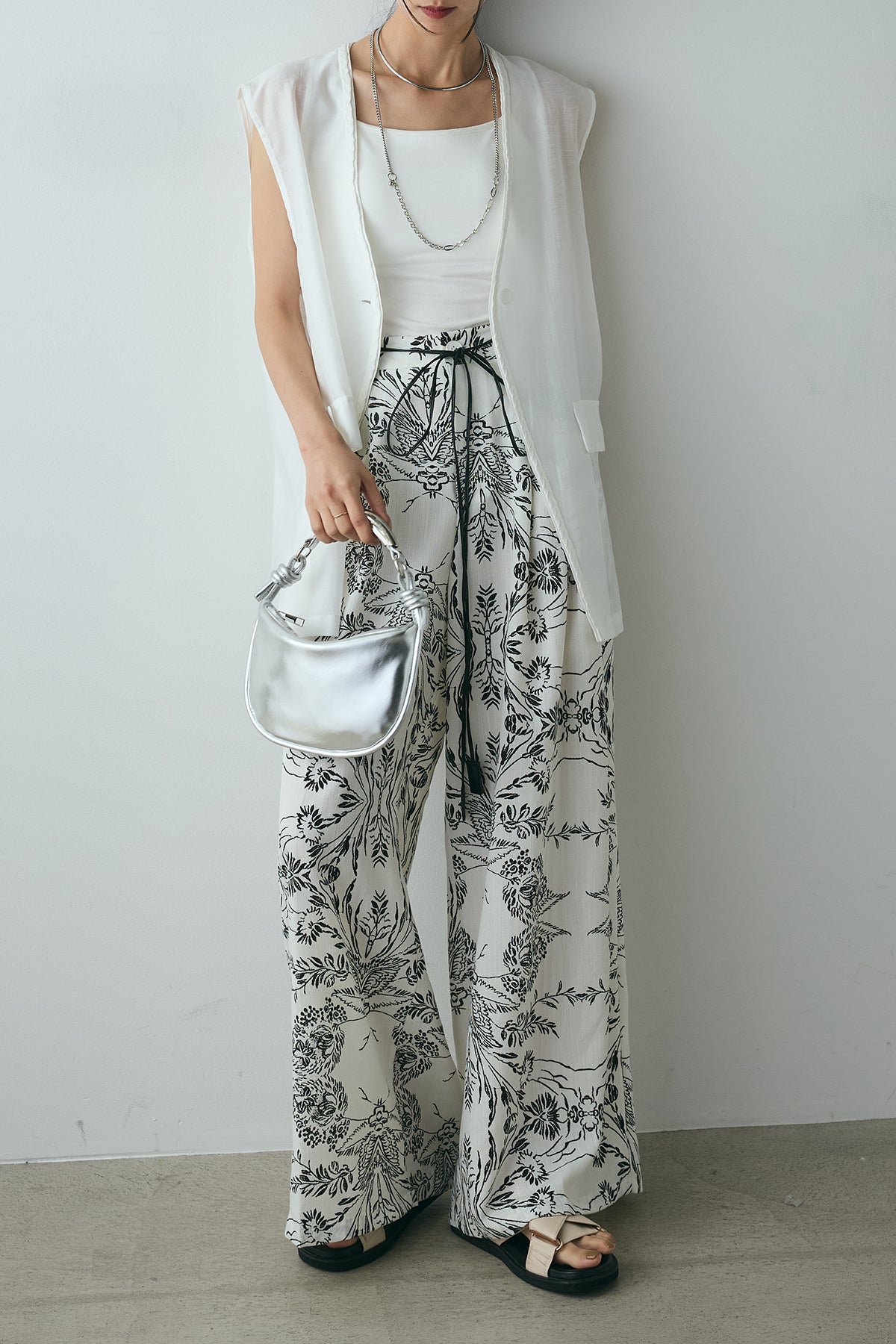 SET]ノーカラーシアージレ+紐ベルト付き花柄パンツ(2set) – ESICA